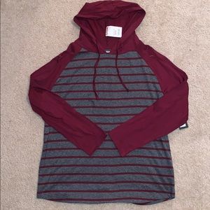 Men’s long sleeve hooded shirt